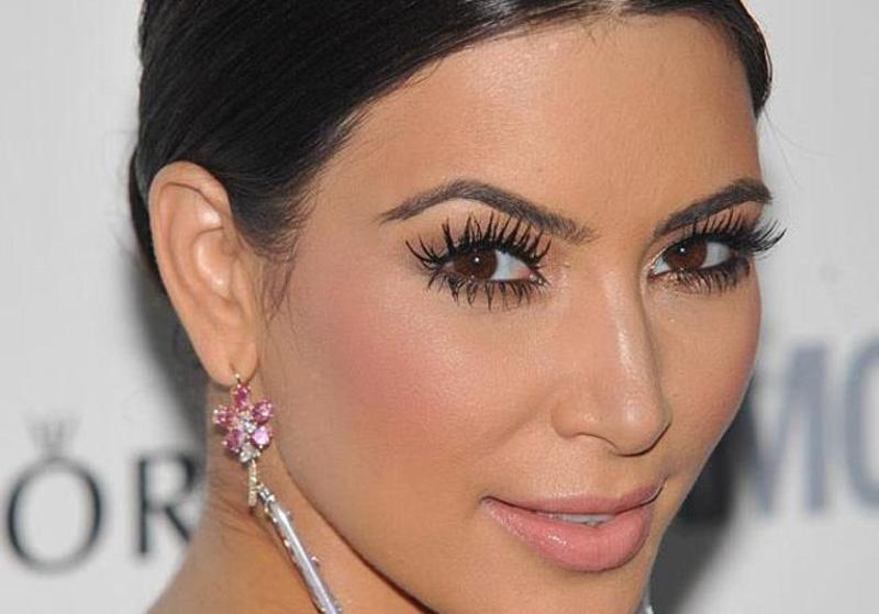 صور كيم كارداشيان بدون مكياج تثير موجة من التعليقات على انستقرام شاهدوا كيف تبدو!